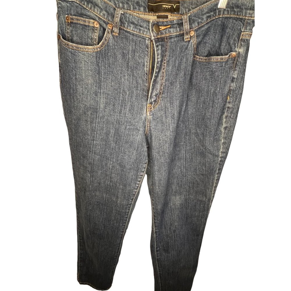 Venezia size 18 average blue jeans, five pockets, 99% cotton one percent bandits